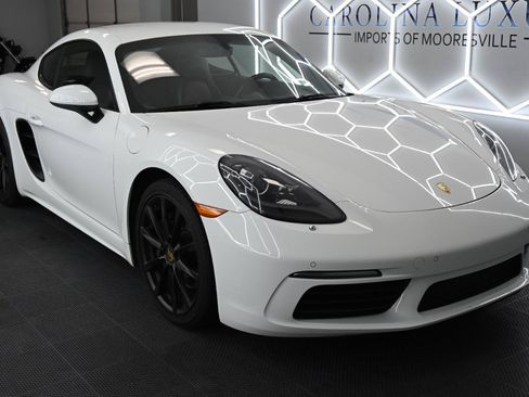 Used 2018 Porsche 718 Cayman w/ Sport Chrono Package RWD image 5