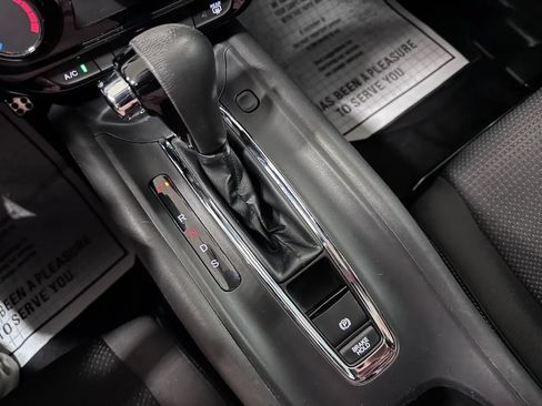Used 2021 Honda HR-V Sport image 22