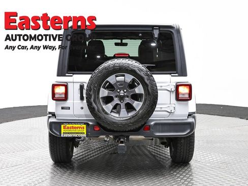 Used 2018 Jeep Wrangler Unlimited Sahara AWD/4WD image 6