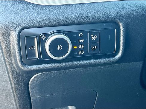 Used 2023 Ford Explorer XLT w/ Equipment Group 202A RWD image 10