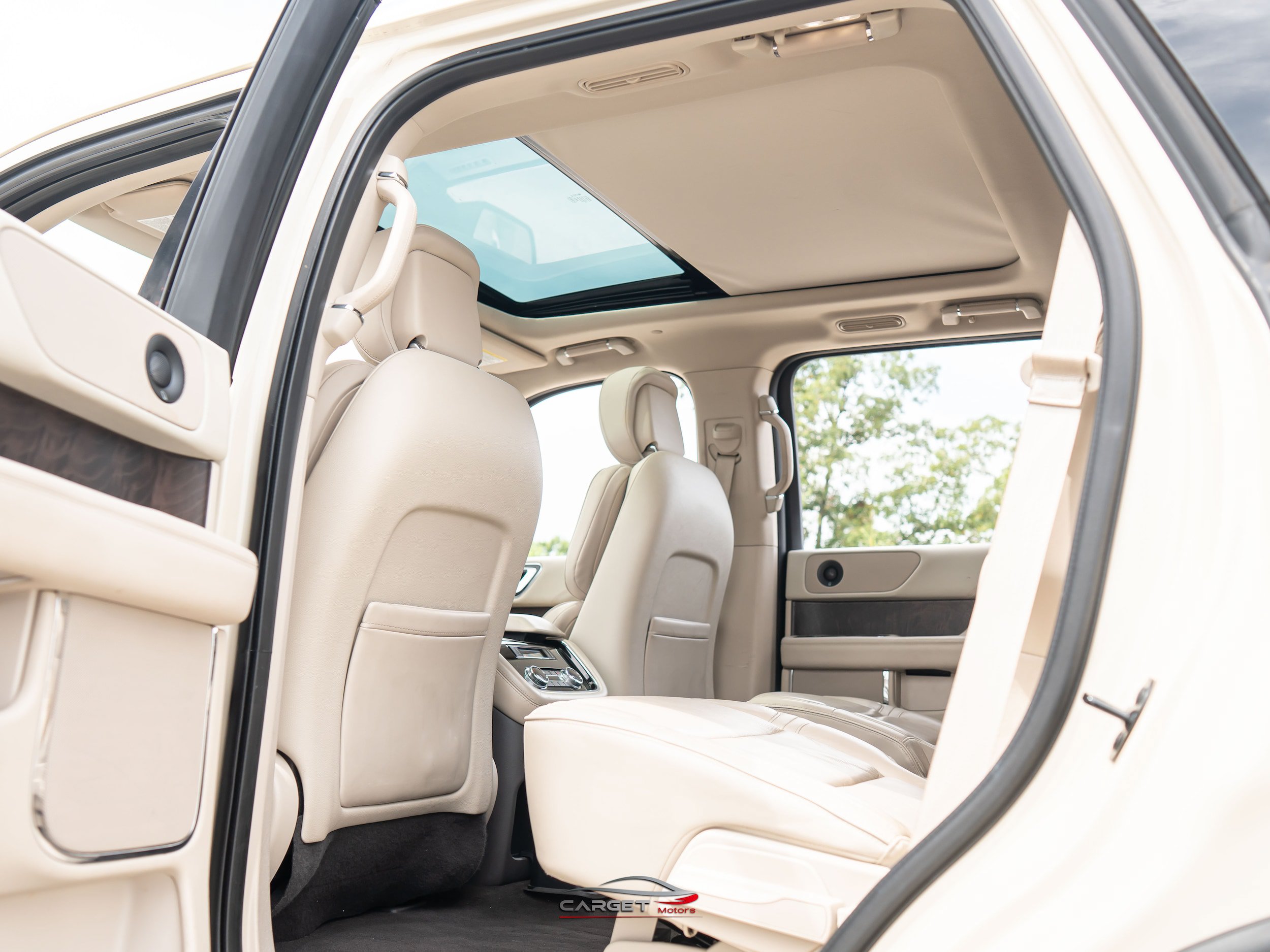 Used 2018 Lincoln Navigator Select w/ Technology Package RWD image 22