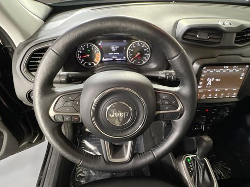 Used 2022 Jeep Renegade Latitude image 11