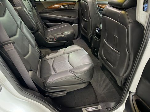 Used 2016 Cadillac Escalade Luxury RWD image 46