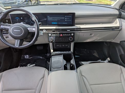 Used 2025 Hyundai Tucson Limited FWD image 15