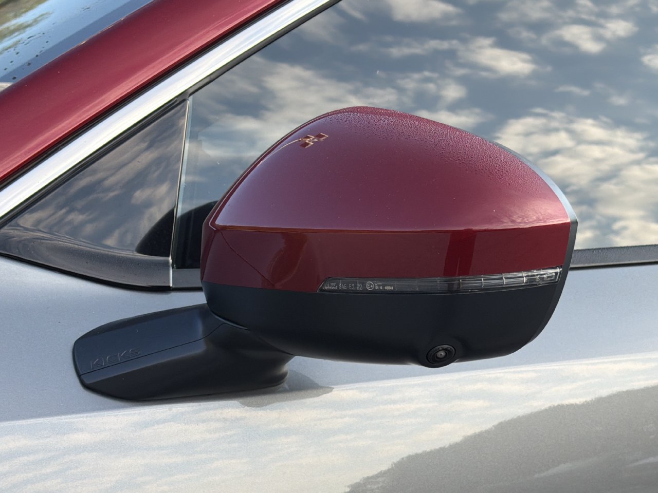 Certified 2025 Nissan Kicks SR FWD image 31