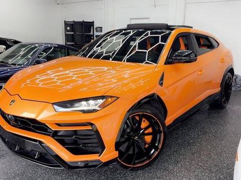 Used 2021 Lamborghini Urus AWD/4WD image 2