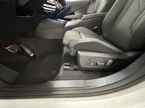 Used 2025 BMW X3 xDrive30i w/ Premium Package image 29