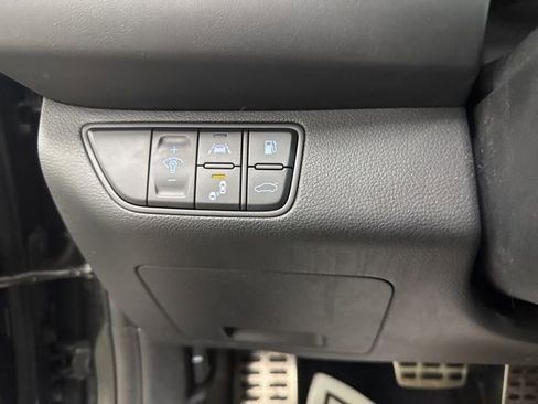 Used 2019 Genesis G70 3.3T Advanced image 22