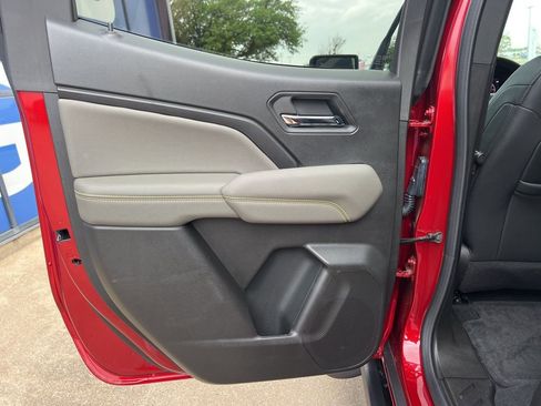 Used 2025 Chevrolet Colorado ZR2 image 17