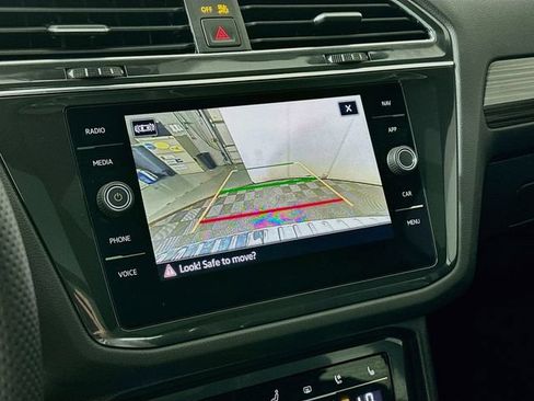 Used 2022 Volkswagen Tiguan SEL R-Line AWD/4WD image 15