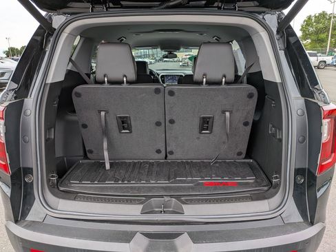 Used 2023 GMC Acadia SLT w/ Preferred Package AWD/4WD image 25