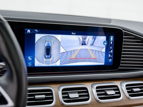 Certified 2024 Mercedes-Benz GLE 350 4MATIC w/ Winter Package image 28