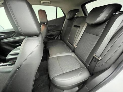 Used 2022 Buick Encore Preferred AWD/4WD image 38