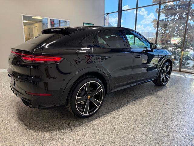 Used 2023 Porsche Cayenne Platinum Edition AWD/4WD image 9