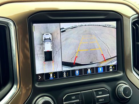 Used 2022 Chevrolet Silverado 2500 High Country w/ Z71 Off-Road Package image 32