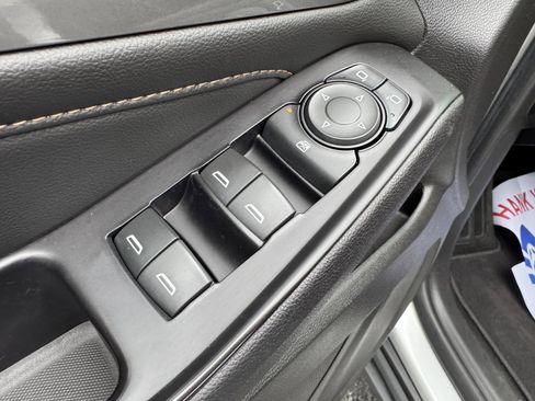 Used 2018 Chevrolet Traverse LS FWD image 12