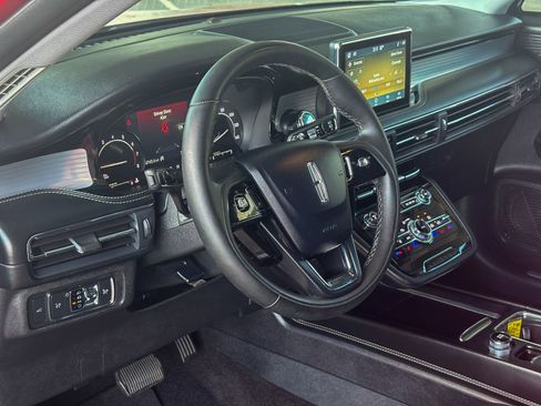 Used 2022 Lincoln Corsair AWD w/ Equipment Group 101A image 4