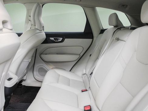 Used 2025 Volvo XC60 B5 Plus w/ Protection Package Premier AWD/4WD image 26