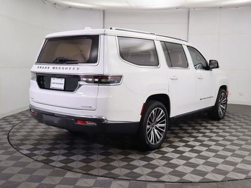 Used 2022 Jeep Grand Wagoneer Series III w/ Flexible Seating Group image 5