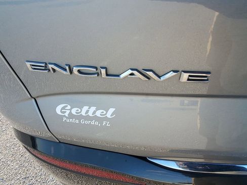 Used 2023 Buick Enclave Essence image 41