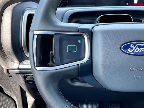 Certified 2025 Ford Expedition Active AWD/4WD image 18