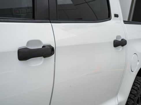 Used 2016 Toyota Tundra SR5 w/ SR5 Upgrade Package image 11