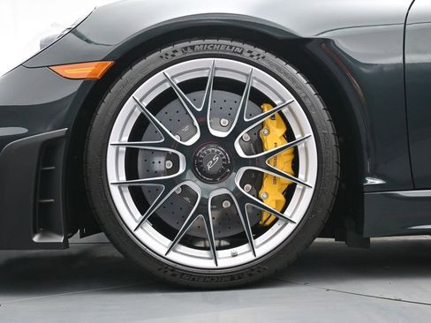 Certified 2025 Porsche 718 Cayman GT4 RS RWD image 5