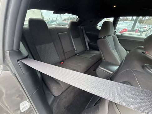 Used 2015 Dodge Challenger SXT RWD image 16