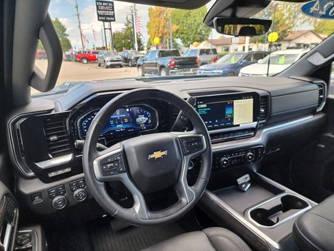 Used 2024 Chevrolet Silverado 2500 LTZ w/ LTZ Convenience Package image 30