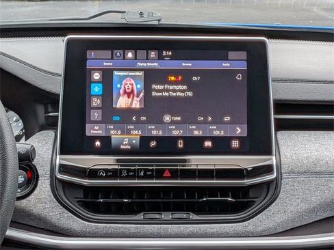 Used 2023 Jeep Compass Sport image 20