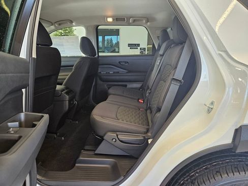 New 2025 Nissan Pathfinder SV w/ Black Appearance Package AWD/4WD image 25