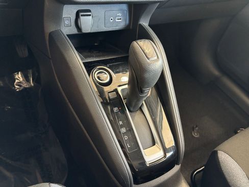 Used 2025 Nissan Versa SV FWD image 39