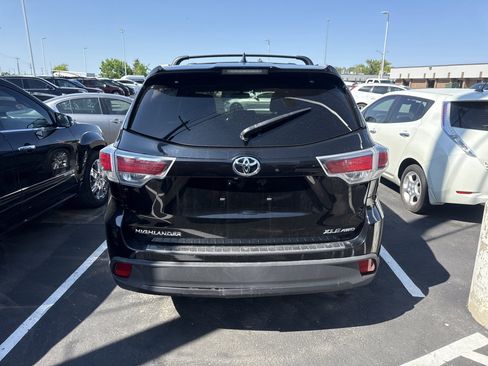 Used 2015 Toyota Highlander XLE AWD/4WD image 7