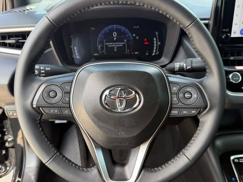 Used 2026 Toyota Corolla SE FWD image 12