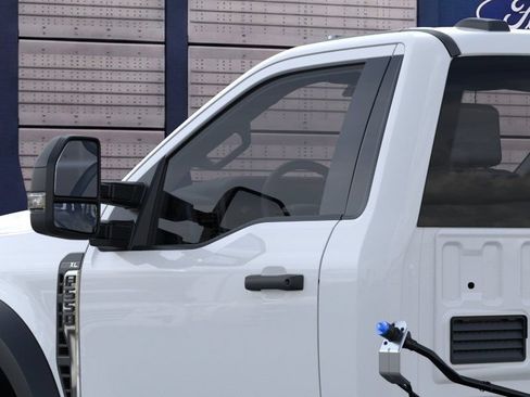 New 2026 Ford F550 4x4 Regular Cab Super Duty image 19
