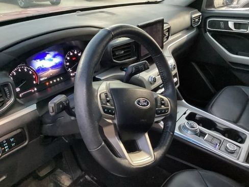 Used 2023 Ford Explorer XLT w/ Equipment Group 202A AWD/4WD image 26