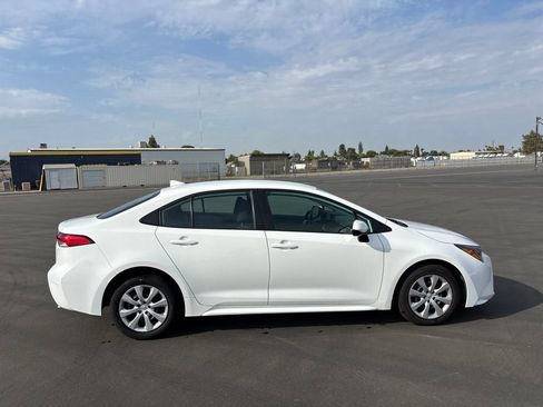 Used 2024 Toyota Corolla LE FWD image 19