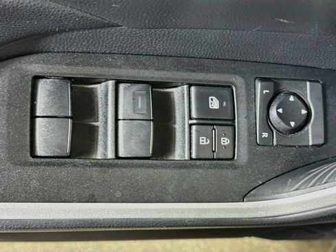 Certified 2020 Toyota RAV4 XLE w/ Convenience Package AWD/4WD image 17