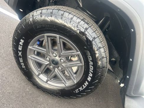 Used 2024 Jeep Wrangler Sport S image 9