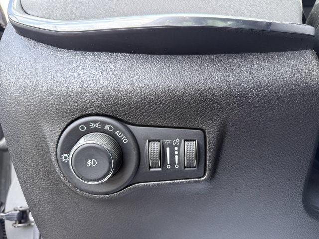 Used 2022 Jeep Compass Limited AWD/4WD image 30