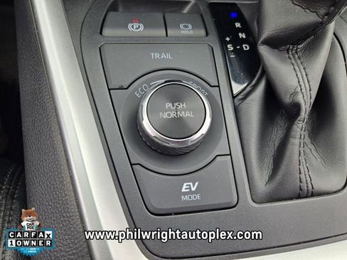 Used 2022 Toyota RAV4 SE image 23