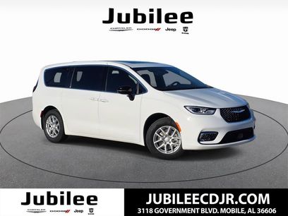 New 2026 Chrysler Pacifica Select