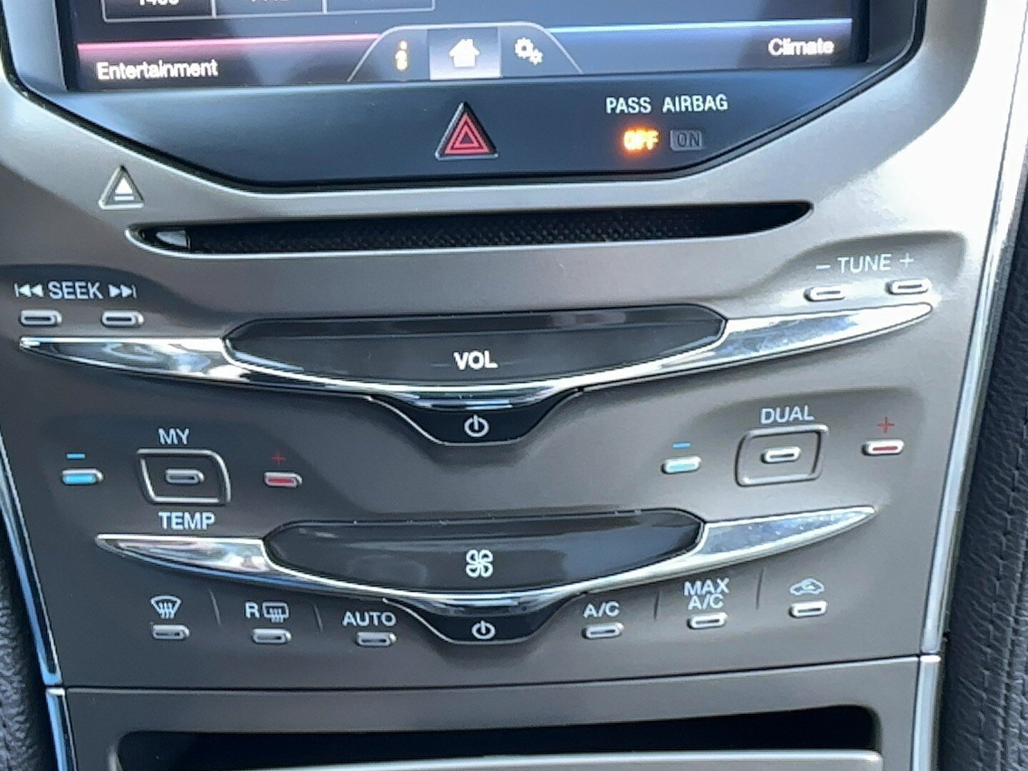Used 2011 Lincoln MKX AWD w/ 102A Rapid Spec Order Code image 12