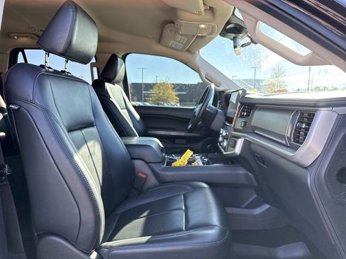 Used 2022 Ford Expedition XLT image 20