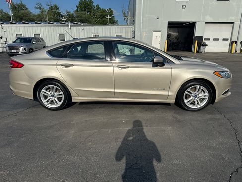 Used 2018 Ford Fusion S FWD image 2