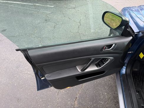 Used 2008 Subaru Outback 2.5i L.L. Bean AWD/4WD image 30
