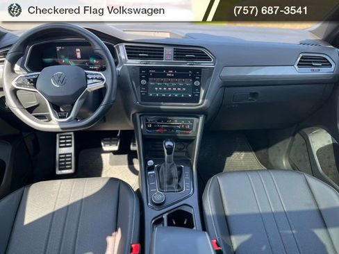 Used 2023 Volkswagen Tiguan SE R-Line image 30
