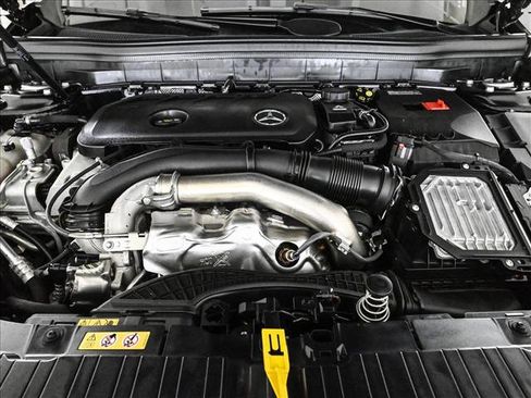 Certified 2025 Mercedes-Benz GLB 250 4MATIC image 24