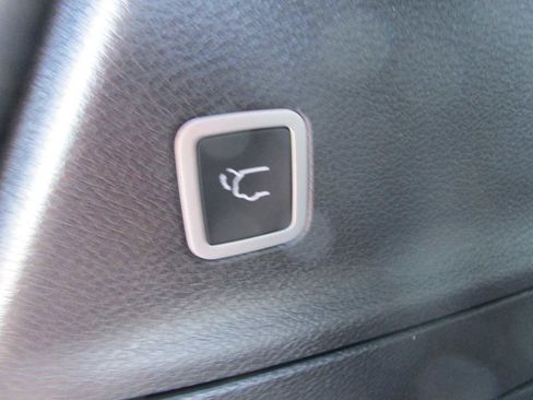 New 2026 Chrysler Voyager LX image 12