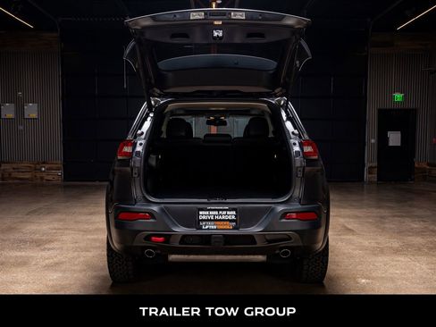 Used 2018 Jeep Cherokee Trailhawk w/ Comfort & Convenience Group image 8